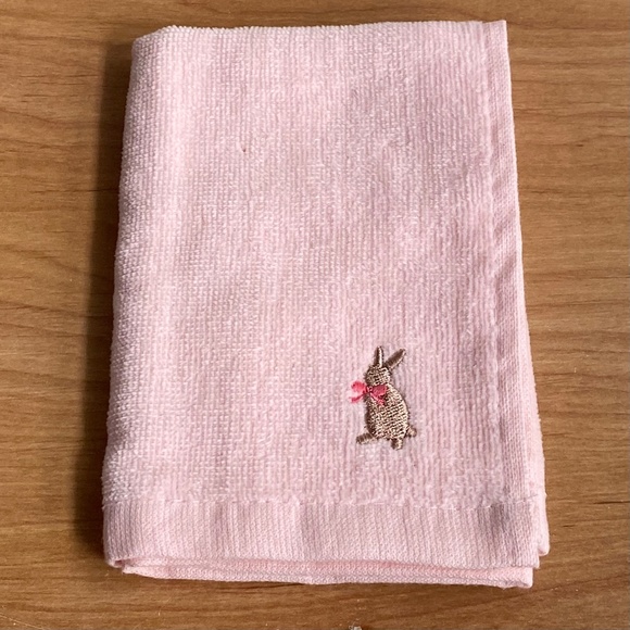 NWT Hand and Face Towel Embroidered Bunny Rabbit Animal Pink Baby Kids Towel - Picture 2 of 2